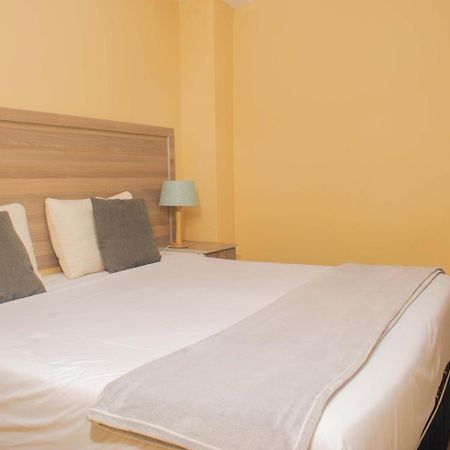 River-Ridge Guest House Габороне Экстерьер фото
