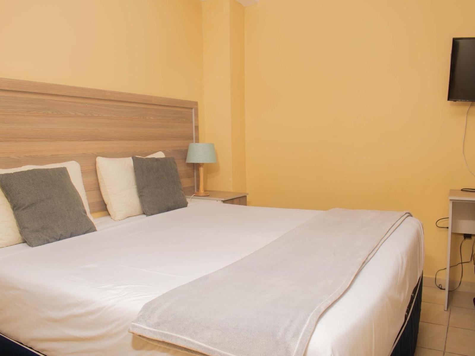 River-Ridge Guest House Габороне Экстерьер фото