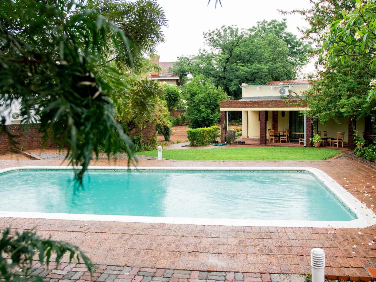 River-Ridge Guest House Габороне Экстерьер фото